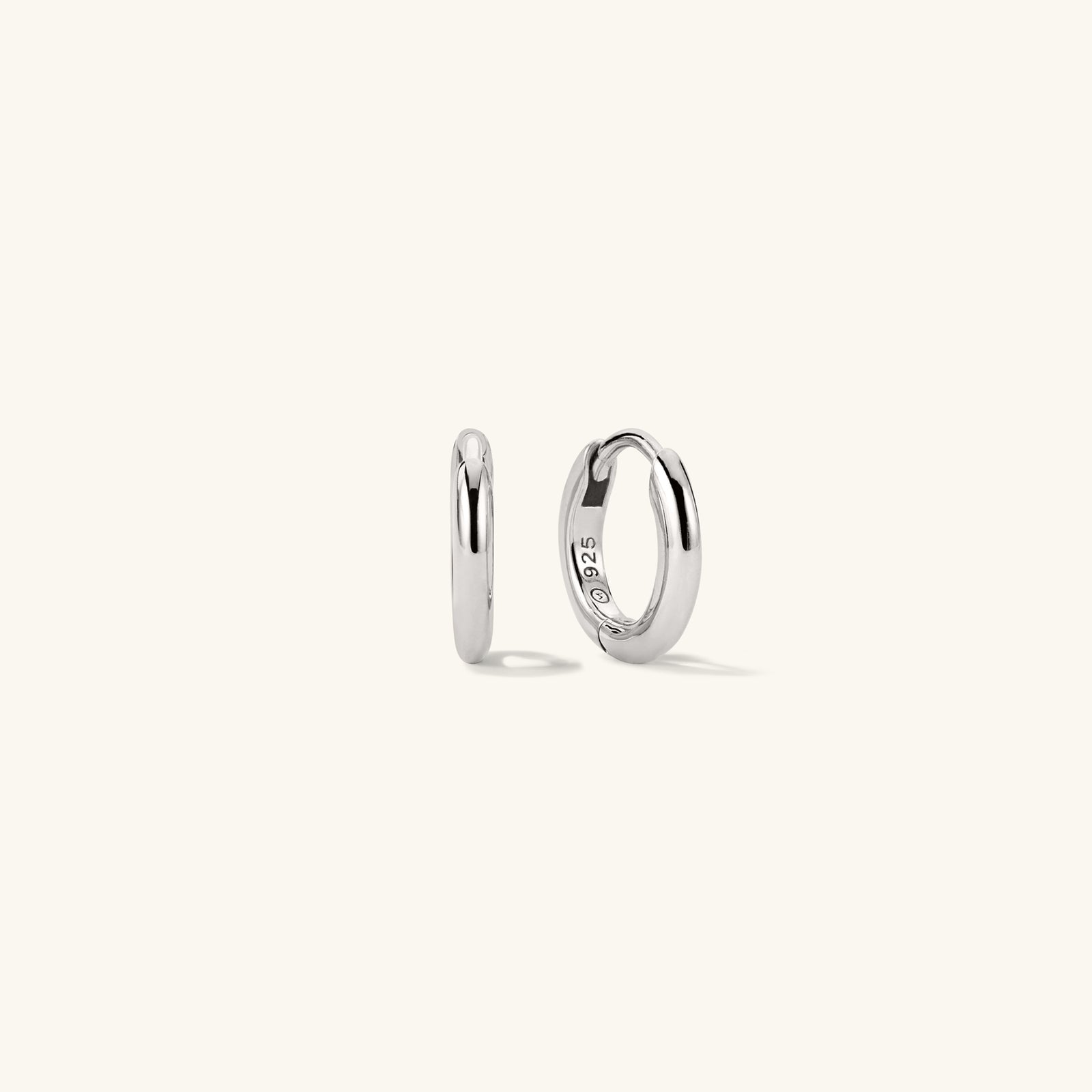 Mejuri 18k Tube Huggie Hoops 耳環