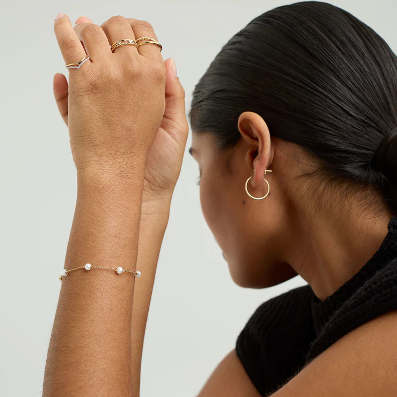 Mejuri Mini Pearl Satellite Bracelet 珍珠手鏈