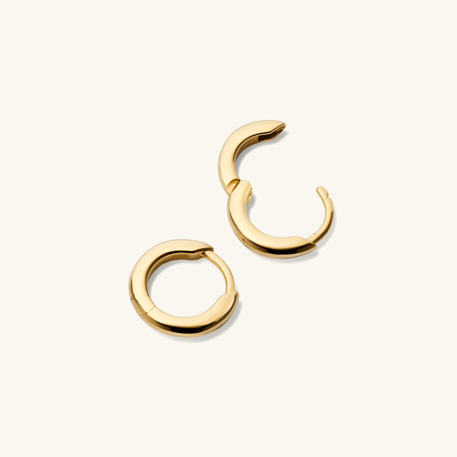 Mejuri 18k Tube Huggie Hoops 耳環